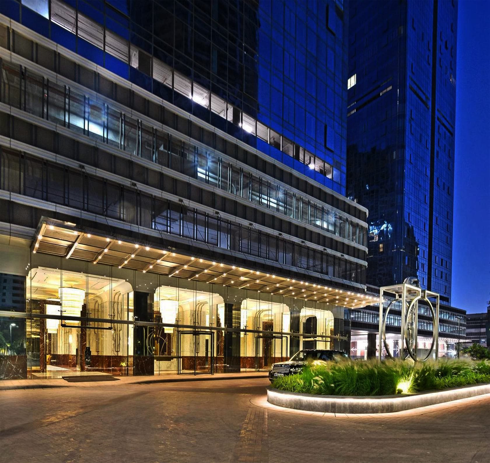 Stunning 4 Bhk in Indiabulls Blu view 3